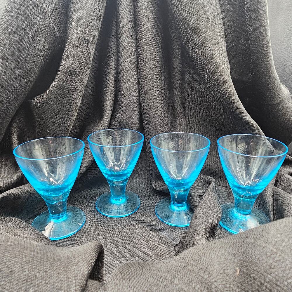 Lot 4 MCM Morgantown Sunrise Medallion Cerulean Blue Footed Juice Glasss Vintage